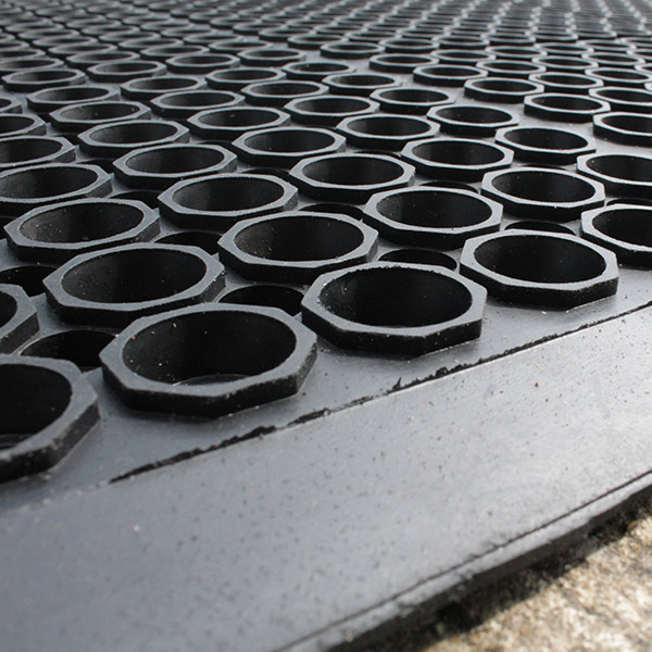 Indoor Mats Safety Tips 101: Choosing, Using, and Maintaining Indoor Mats 2 Connector Oil & Grease Resistant Rubber Mat Bevelled Edges